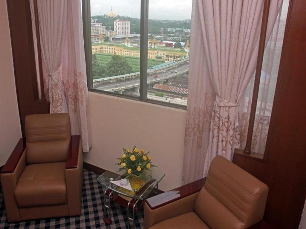 Asia Plaza Hotel Rangoon Buitenkant foto