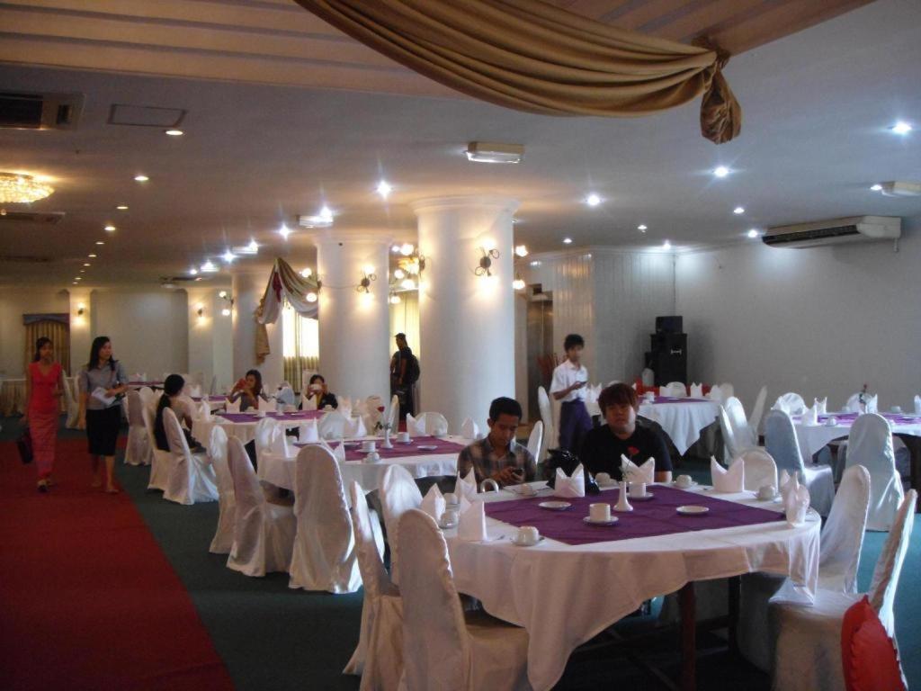 Asia Plaza Hotel Rangoon Buitenkant foto