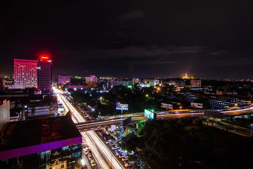 Asia Plaza Hotel Rangoon Buitenkant foto