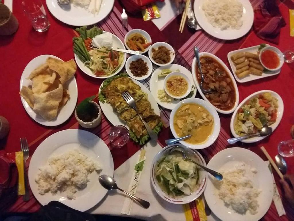 Asia Plaza Hotel Rangoon Buitenkant foto