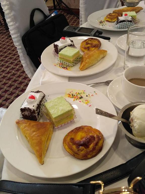 Asia Plaza Hotel Rangoon Buitenkant foto