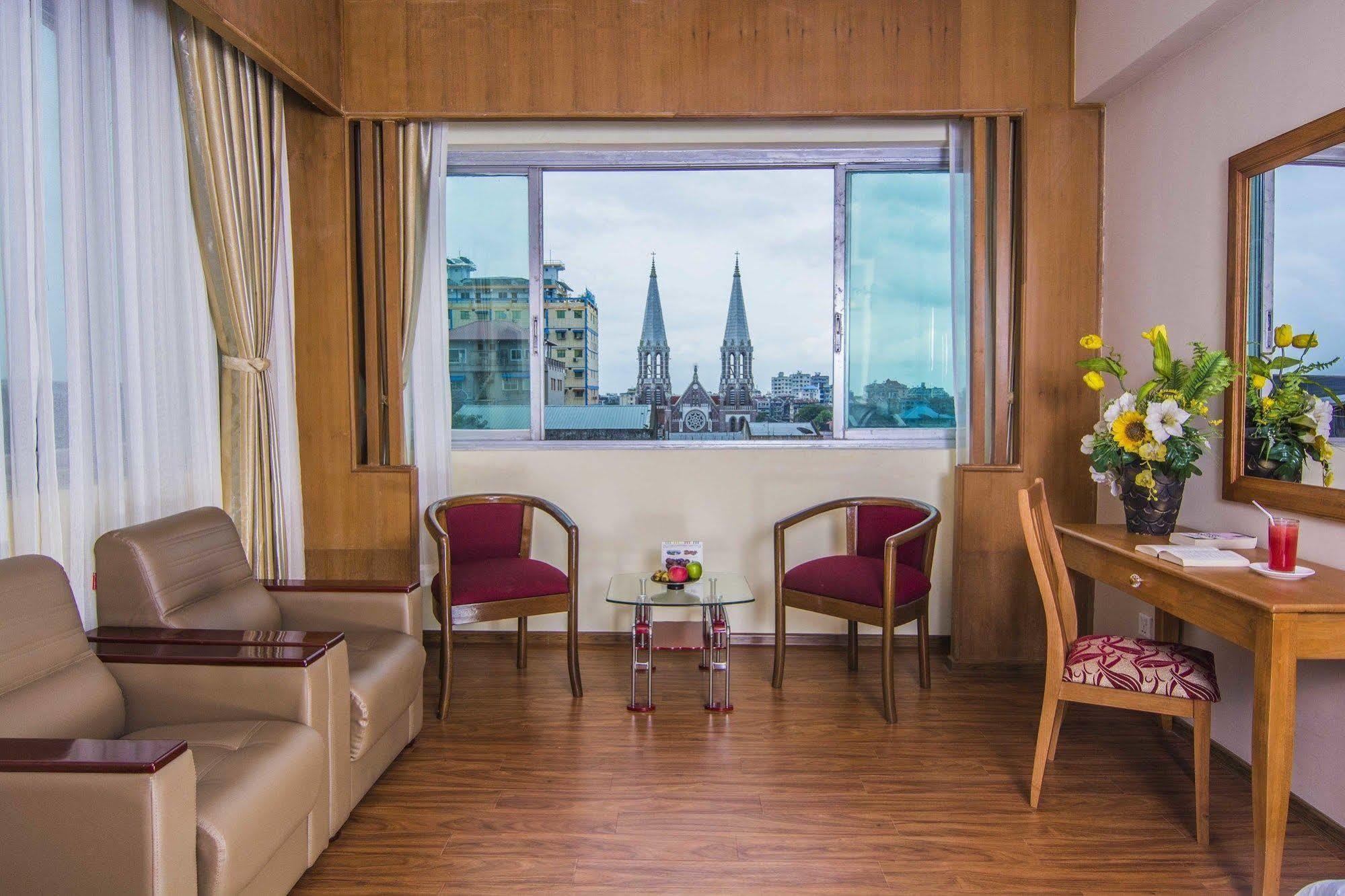 Asia Plaza Hotel Rangoon Buitenkant foto
