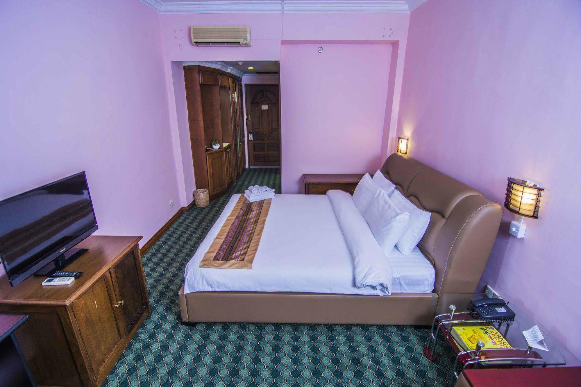 Asia Plaza Hotel Rangoon Buitenkant foto