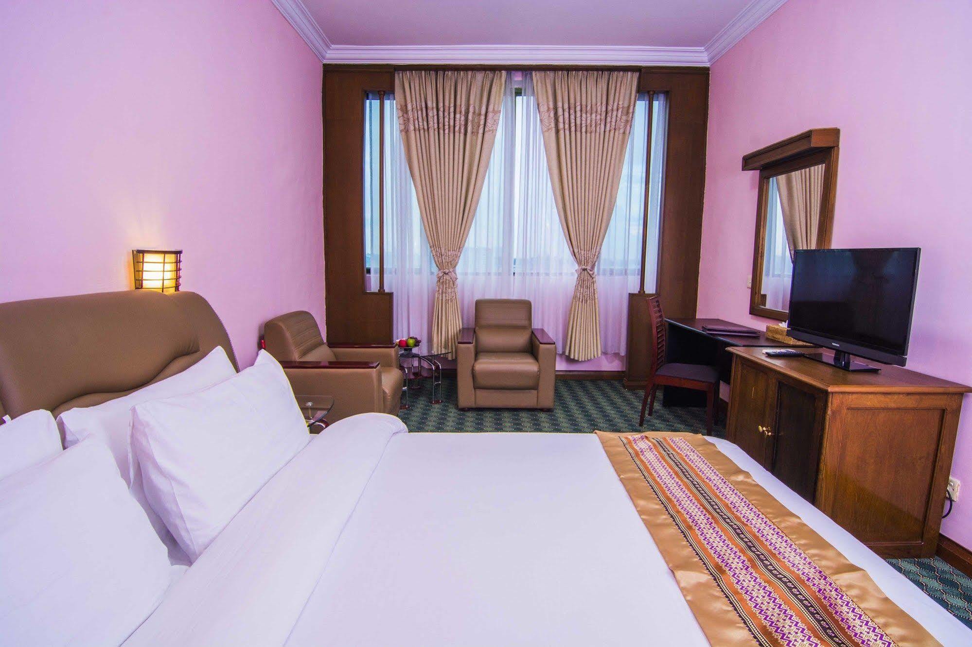 Asia Plaza Hotel Rangoon Buitenkant foto