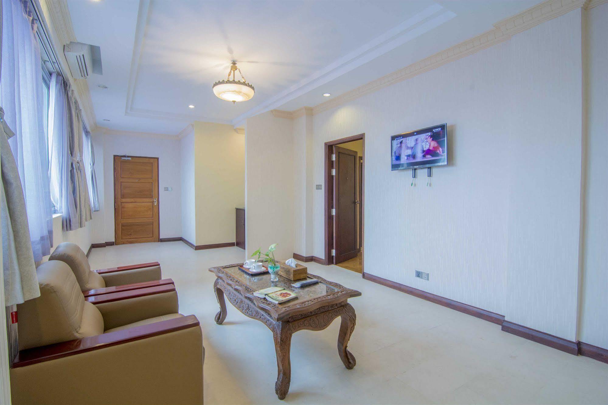 Asia Plaza Hotel Rangoon Buitenkant foto